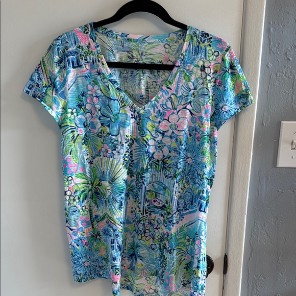 Lilly Pulitzer Tops - Lilly Pulitzer Etta V-Neck Women’s Top